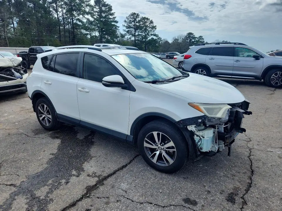 2016 TOYOTA RAV4 XLE  