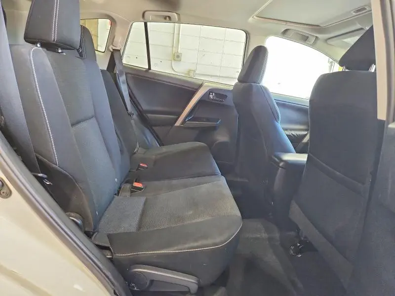 2016 TOYOTA RAV4 XLE  