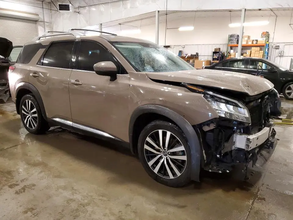 2023 NISSAN PATHFINDER PLATINUM  