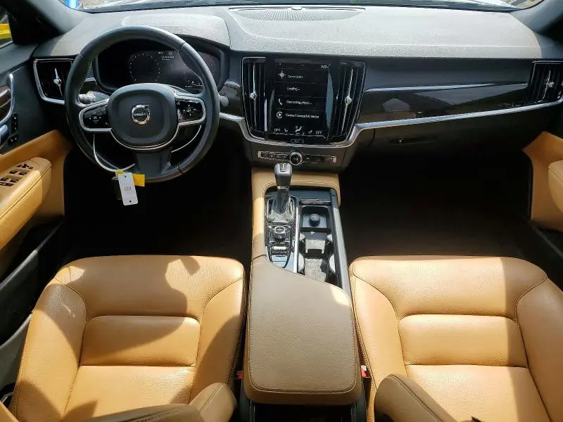 2017 VOLVO S90 T6 MOMENTUM  