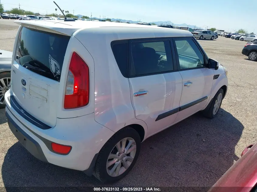 2013 KIA SOUL +