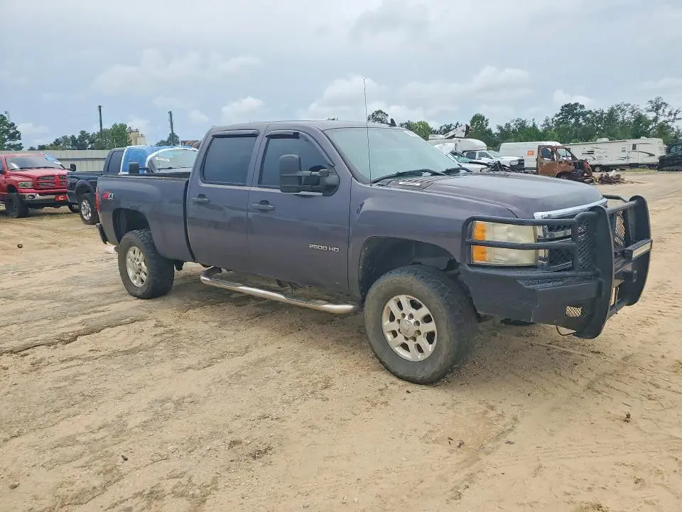 2011 CHEVROLET SILVERADO K2500 HEAVY DUTY LT  