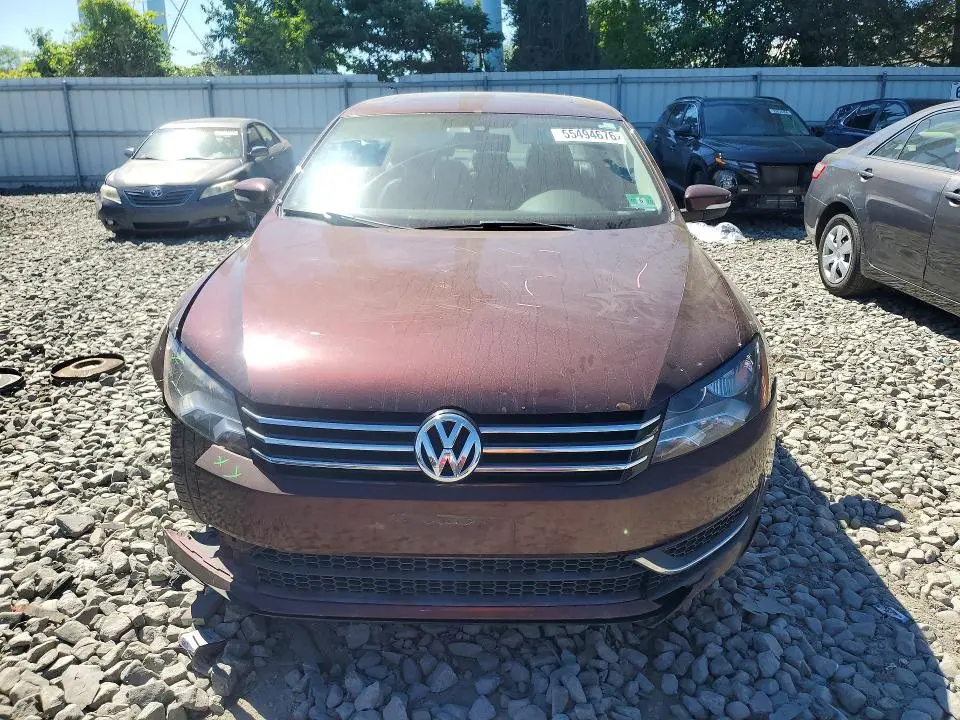 2013 VOLKSWAGEN PASSAT SE  