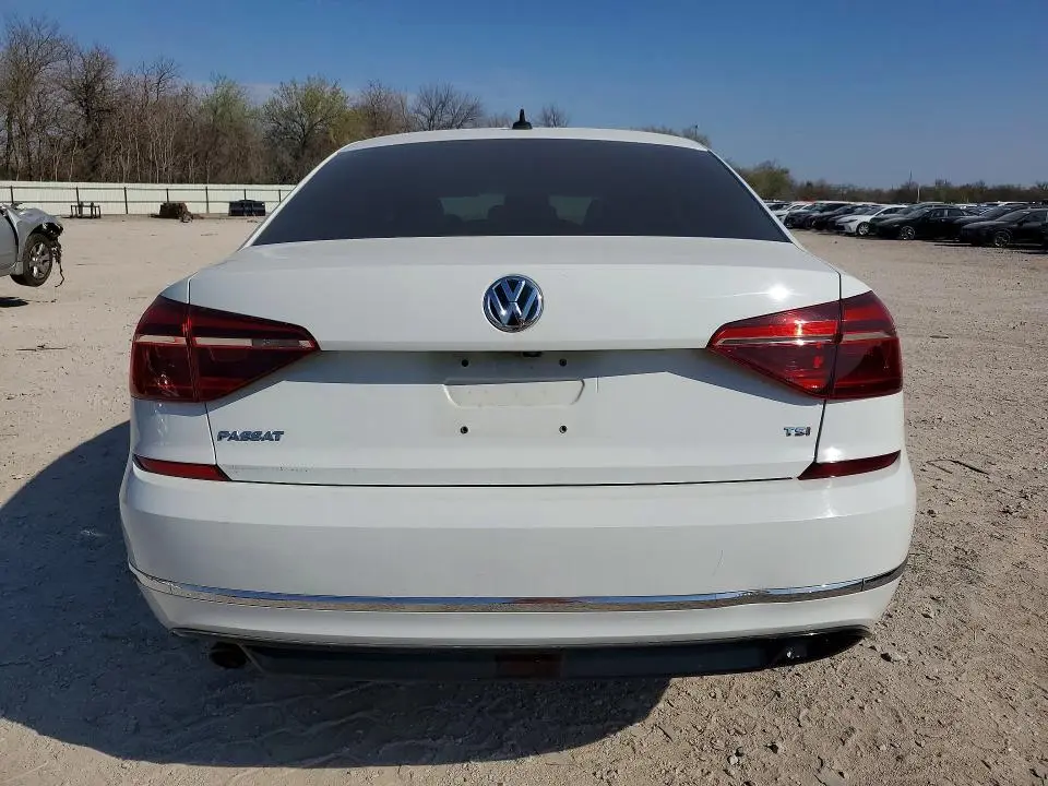 2018 VOLKSWAGEN PASSAT S  