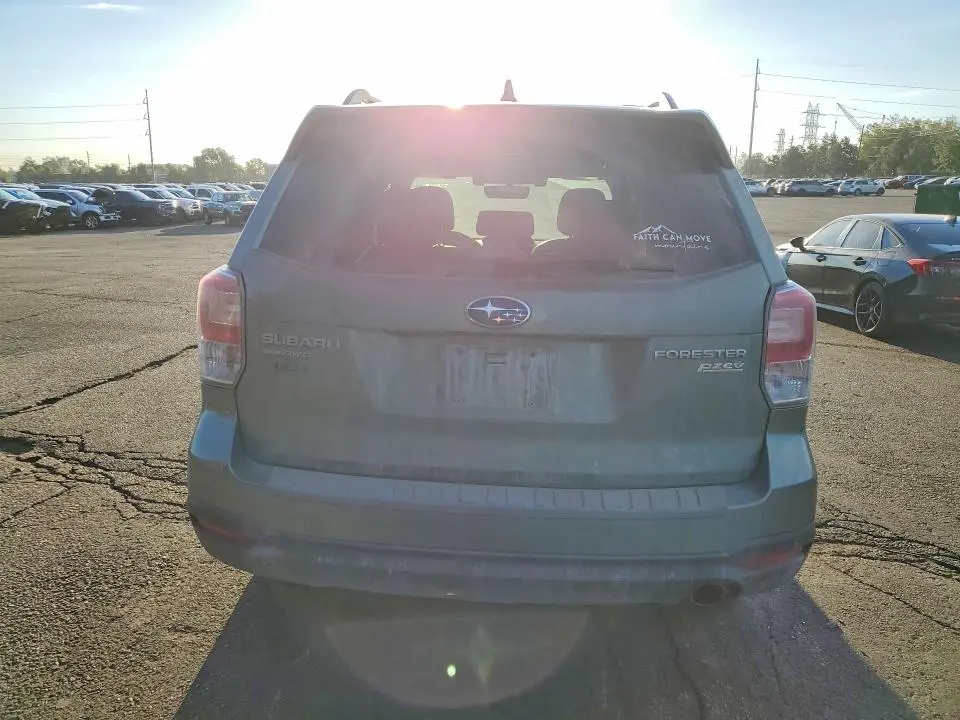2017 SUBARU FORESTER   