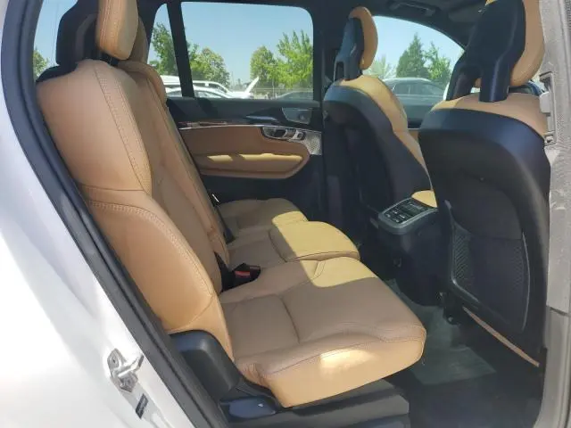 2017 VOLVO XC90 T6  