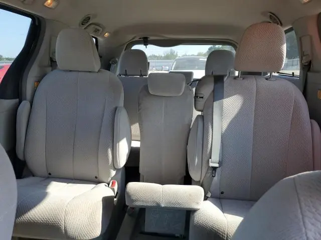 2012 TOYOTA SIENNA LE