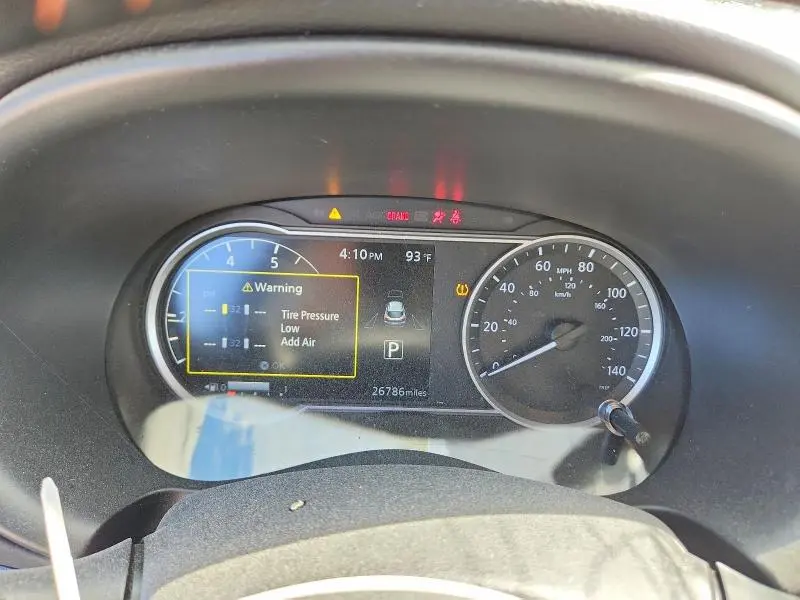 2019 NISSAN KICKS SR  
