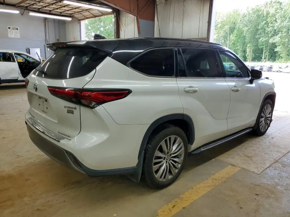 2022 TOYOTA HIGHLANDER HYBRID PLATINUM  