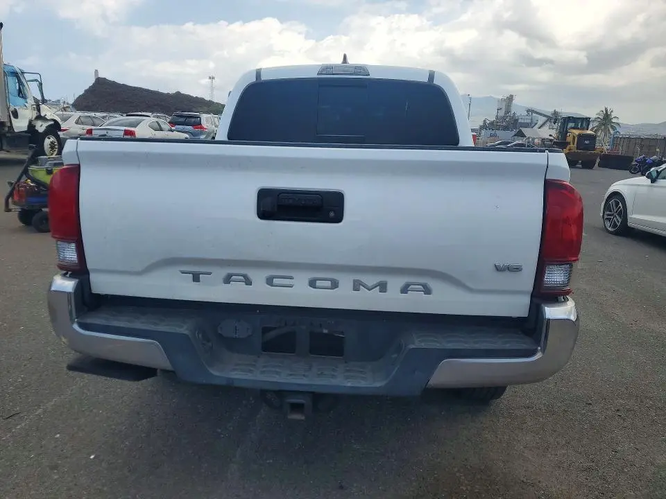 2018 TOYOTA TACOMA SR5 V6  