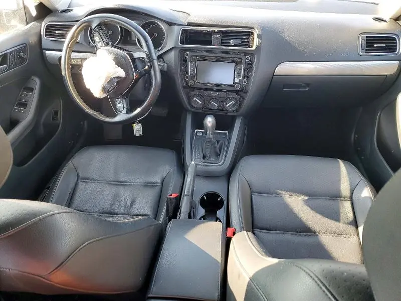 2015 VOLKSWAGEN JETTA SE  