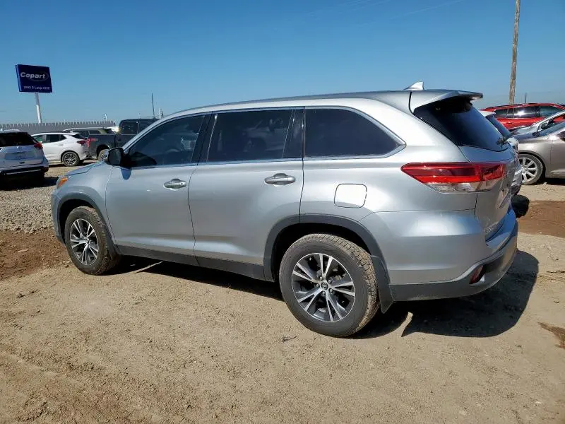 2019 TOYOTA HIGHLANDER LE  