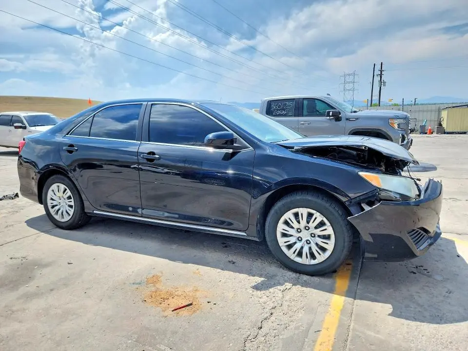 2014 TOYOTA CAMRY LE  