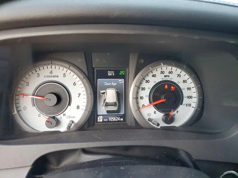 2018 TOYOTA SIENNA SE PREMIUM 8-PASSENGER  