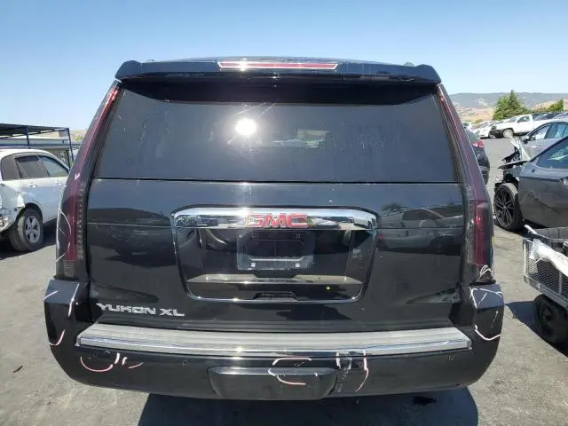 2018 GMC YUKON XL DENALI  
