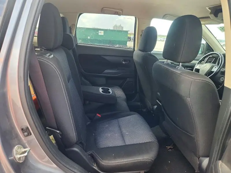 2016 MITSUBISHI OUTLANDER ES  