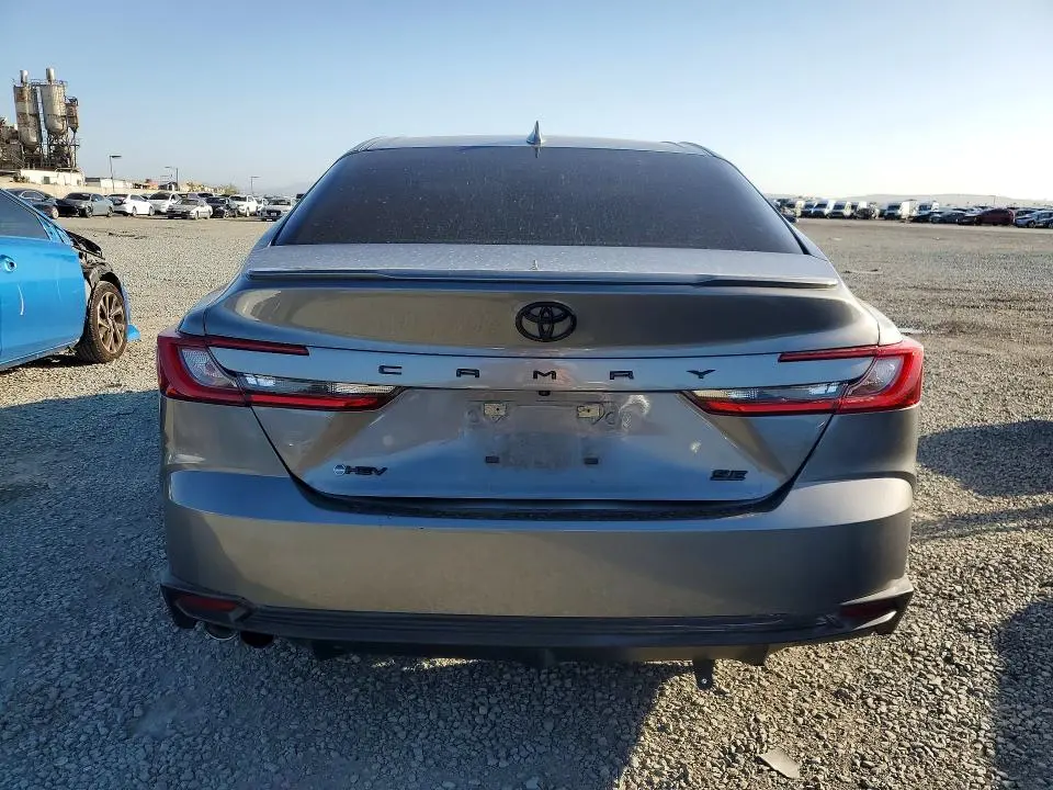 2025 TOYOTA CAMRY SE  