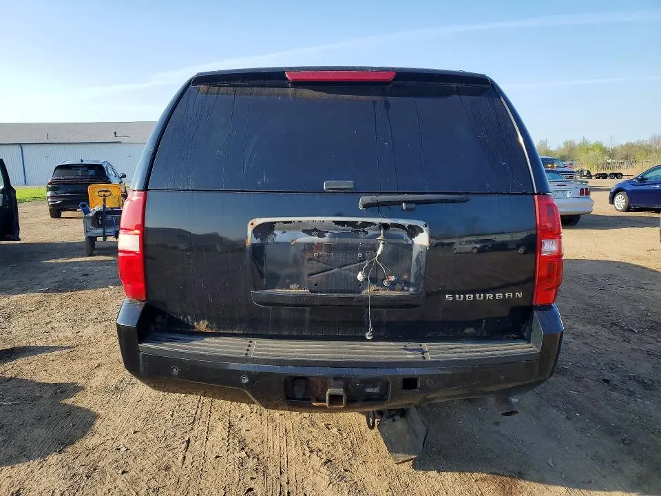 2011 CHEVROLET SUBURBAN K2500 LS  
