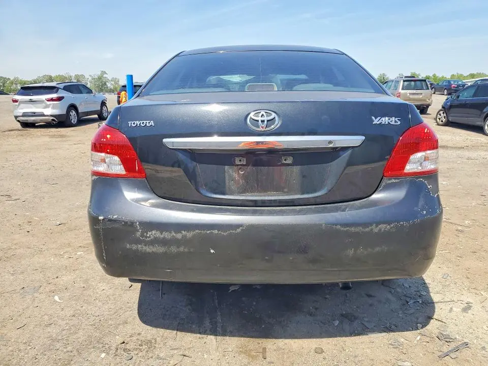 2010 TOYOTA YARIS BASE  