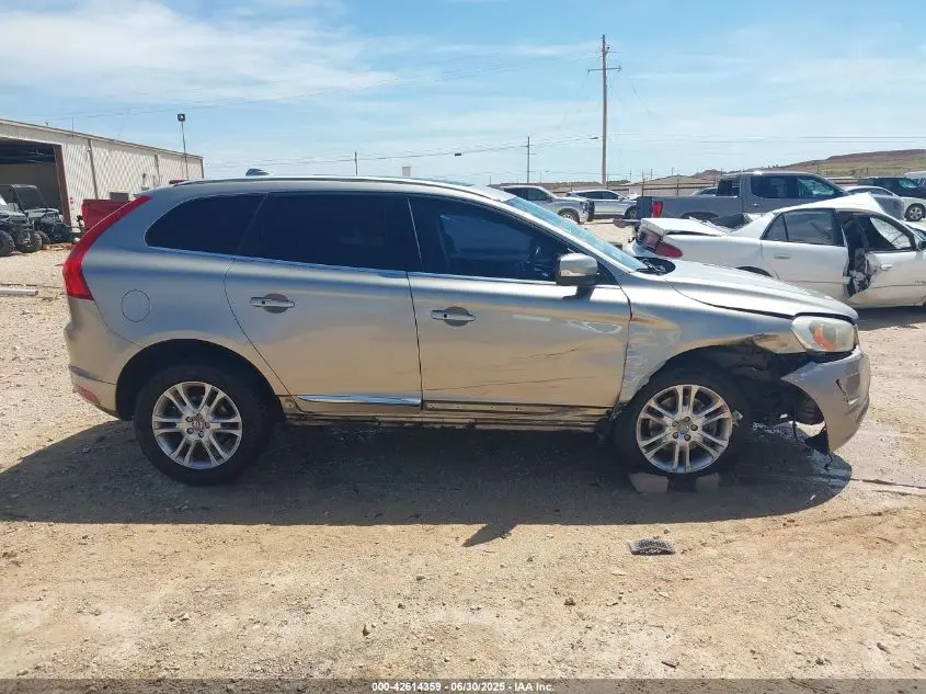 2016 VOLVO XC60 T5 DRIVE-E PLATINUM