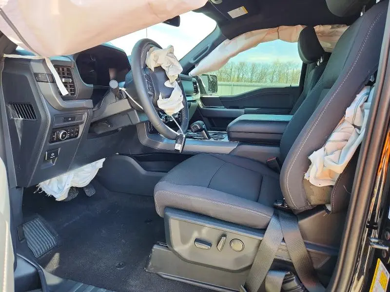 2025 FORD F150 XLT  