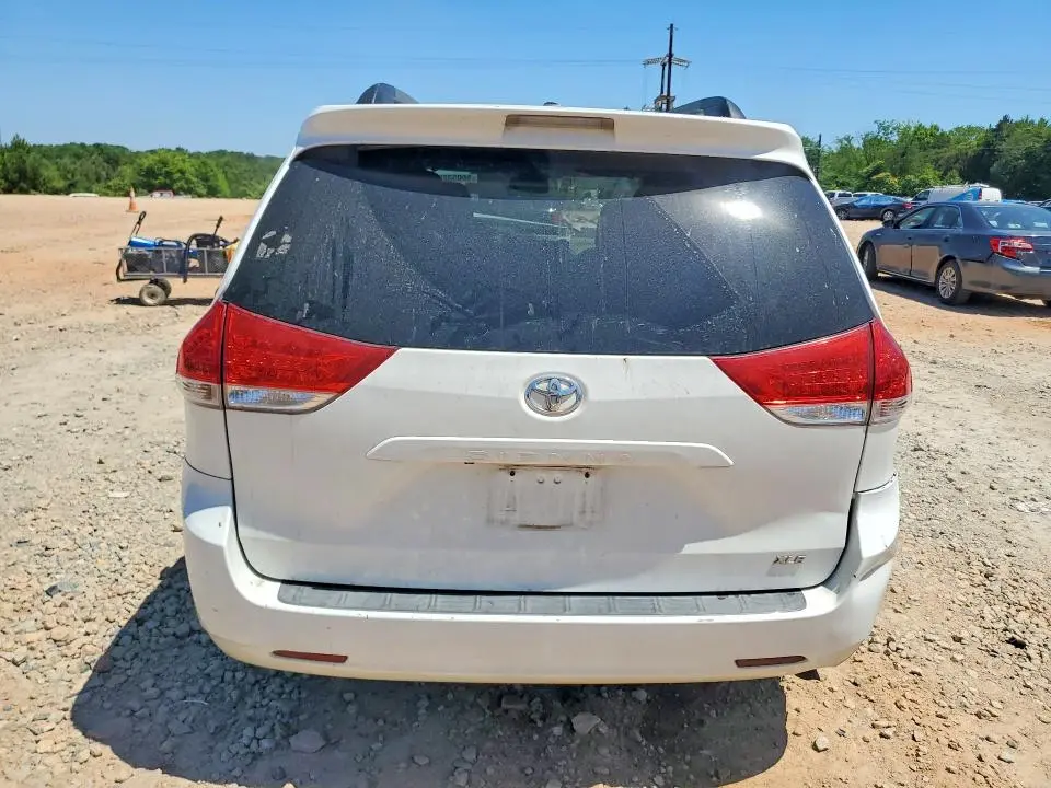 2012 TOYOTA SIENNA XLE 8-PASSENGER  