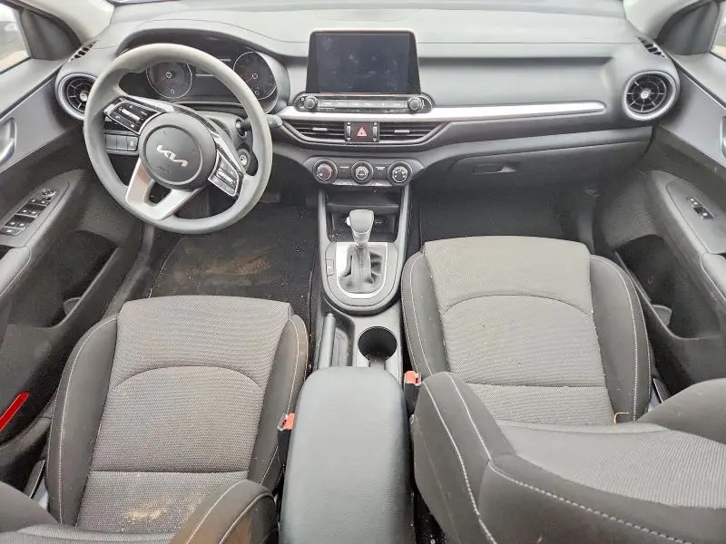 2023 KIA FORTE LX  