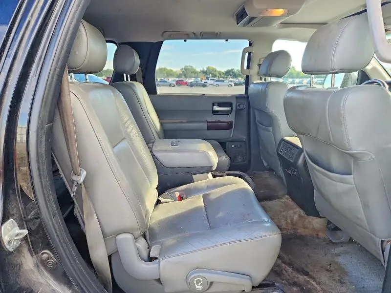 2011 TOYOTA SEQUOIA PLATINUM  