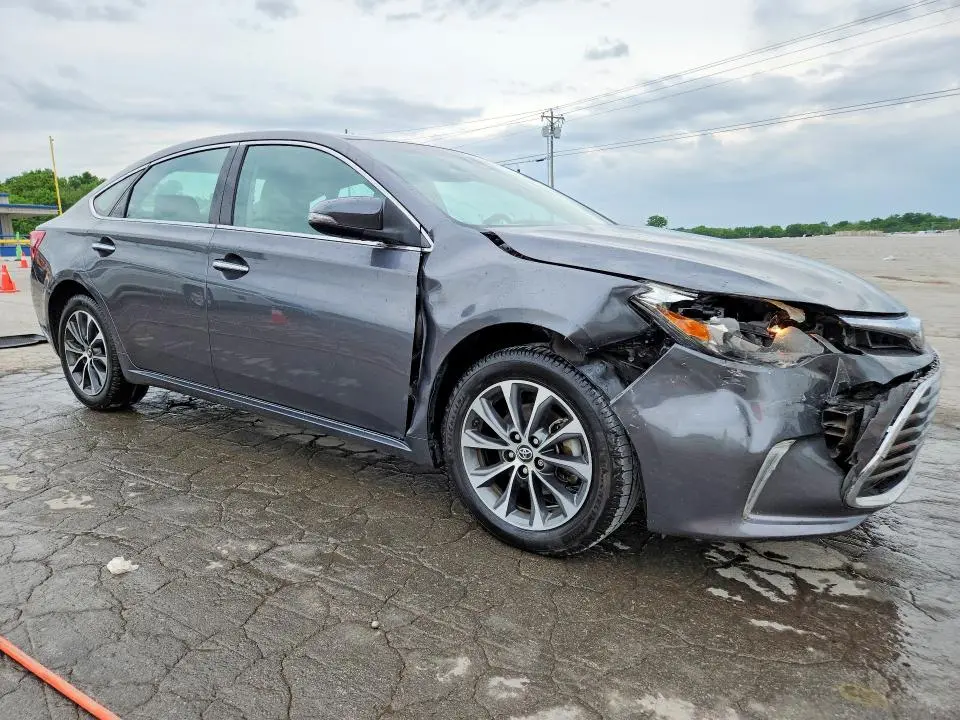 2018 TOYOTA AVALON XLE  