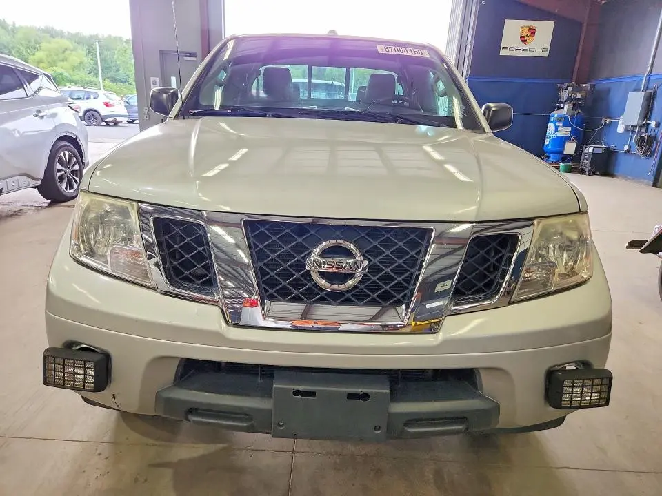 2016 NISSAN FRONTIER SV V6  