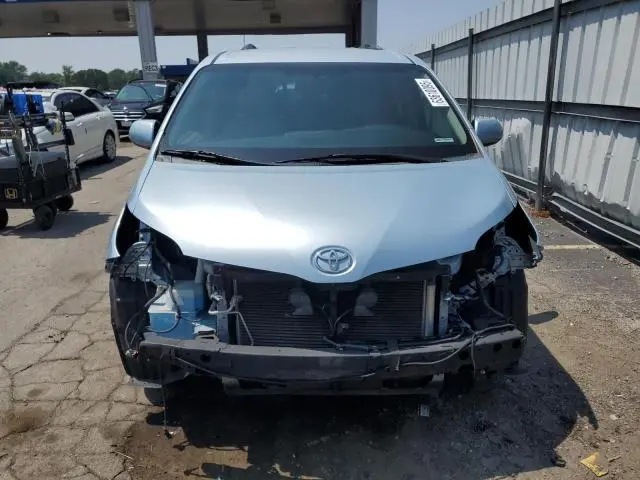 2015 TOYOTA SIENNA LE  