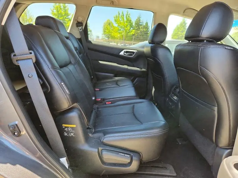 2019 NISSAN PATHFINDER SL  