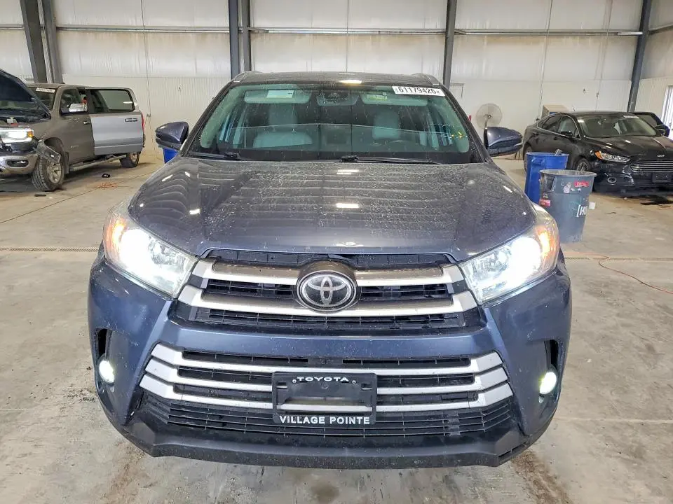 2018 TOYOTA HIGHLANDER XLE  