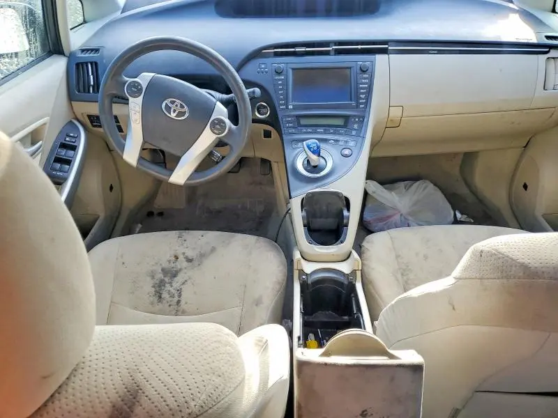 2010 TOYOTA PRIUS III  