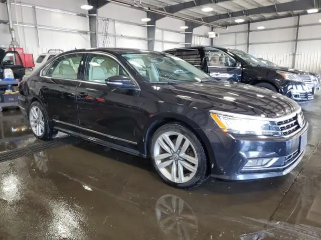 2017 VOLKSWAGEN PASSAT SE  