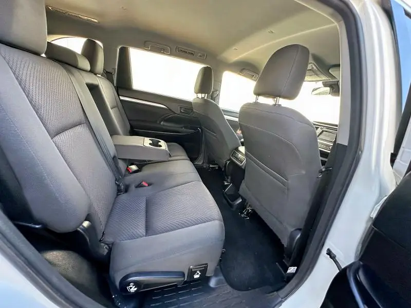 2018 TOYOTA HIGHLANDER LE  