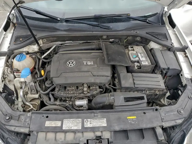 2015 VOLKSWAGEN PASSAT SE  
