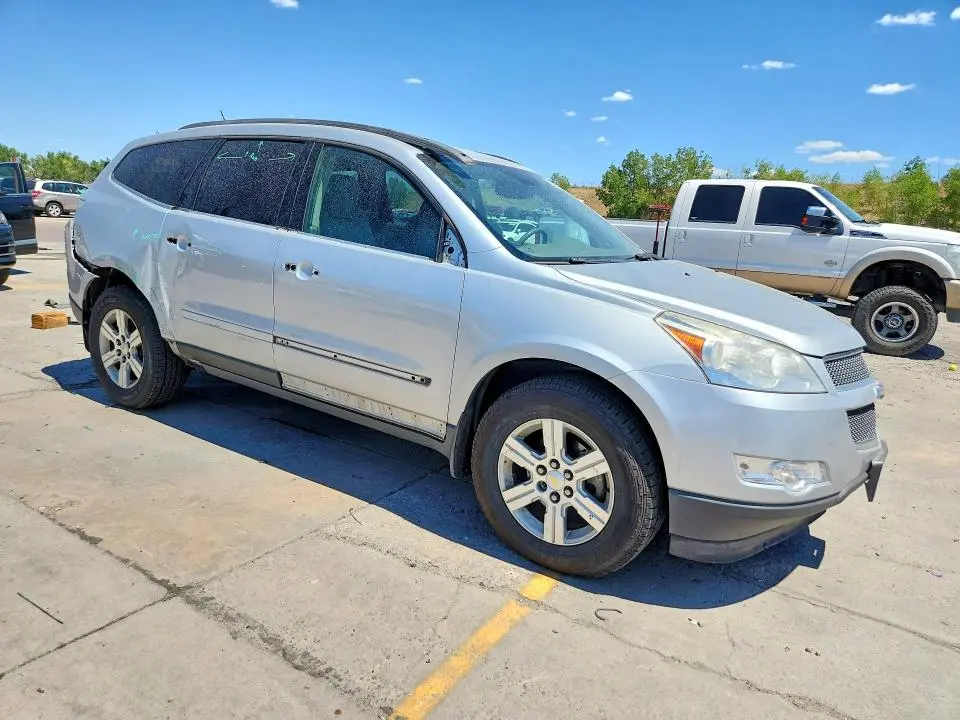 2010 CHEVROLET TRAVERSE LT  