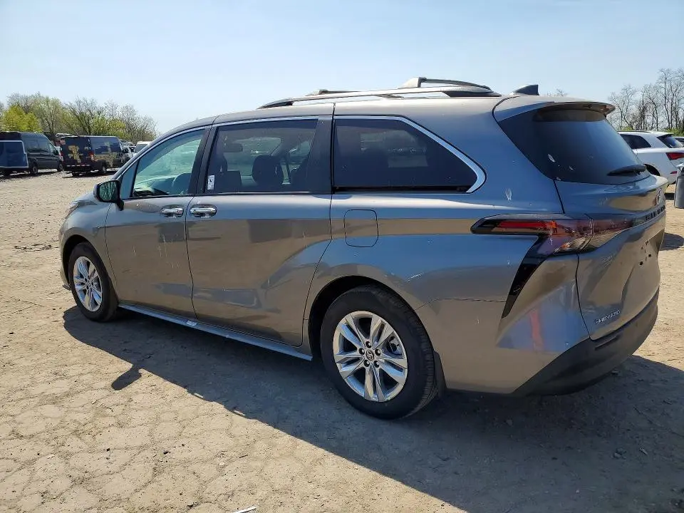 2026 TOYOTA SIENNA XLE 7-PASSENGER  