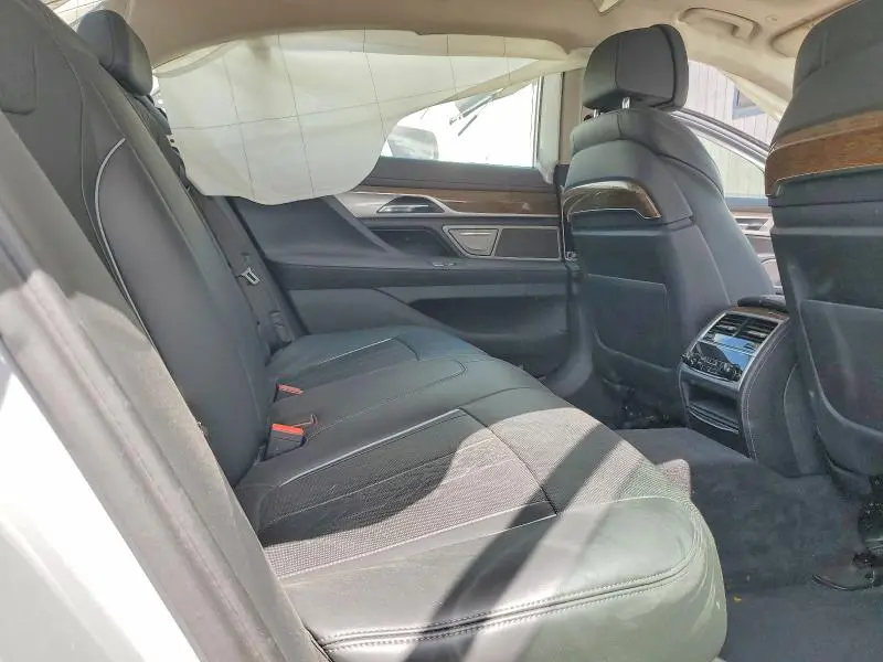 2018 BMW 750 I  
