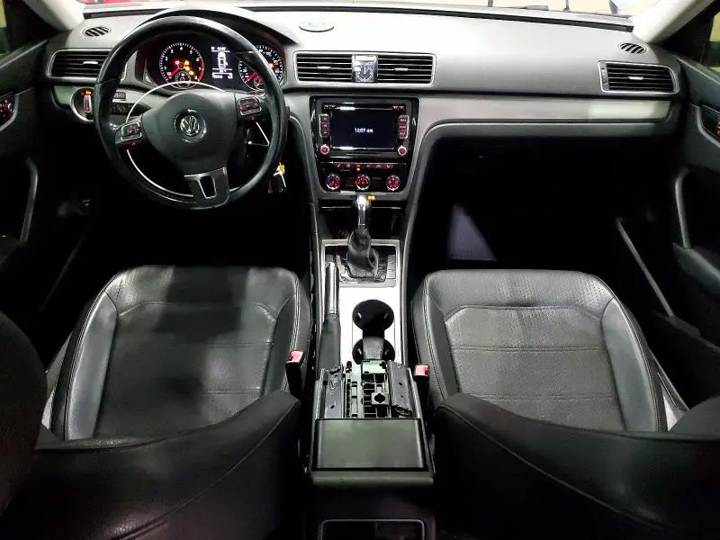 2014 VOLKSWAGEN PASSAT SE  