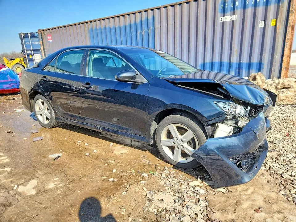 2014 TOYOTA CAMRY SE  
