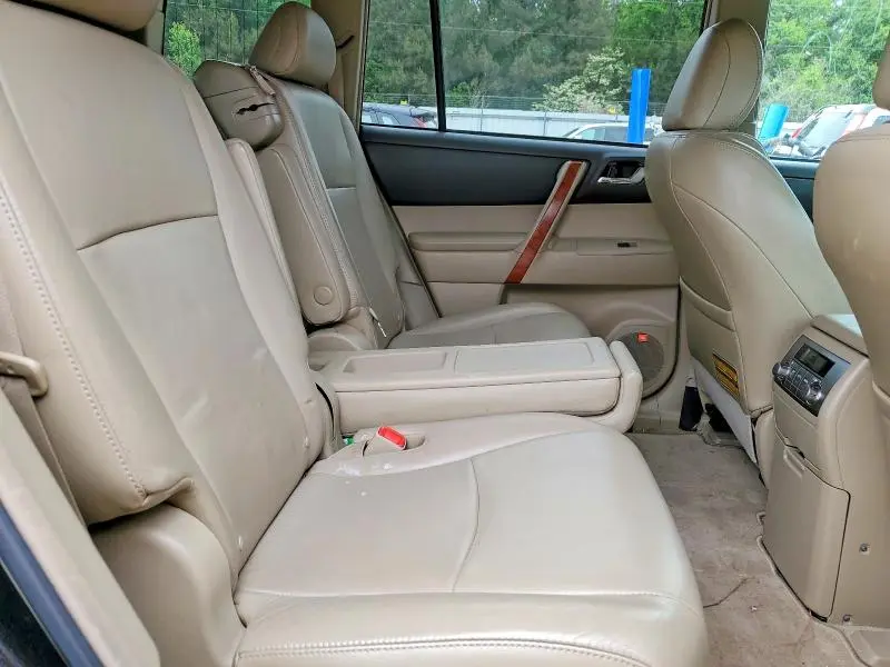 2010 TOYOTA HIGHLANDER LIMITED  