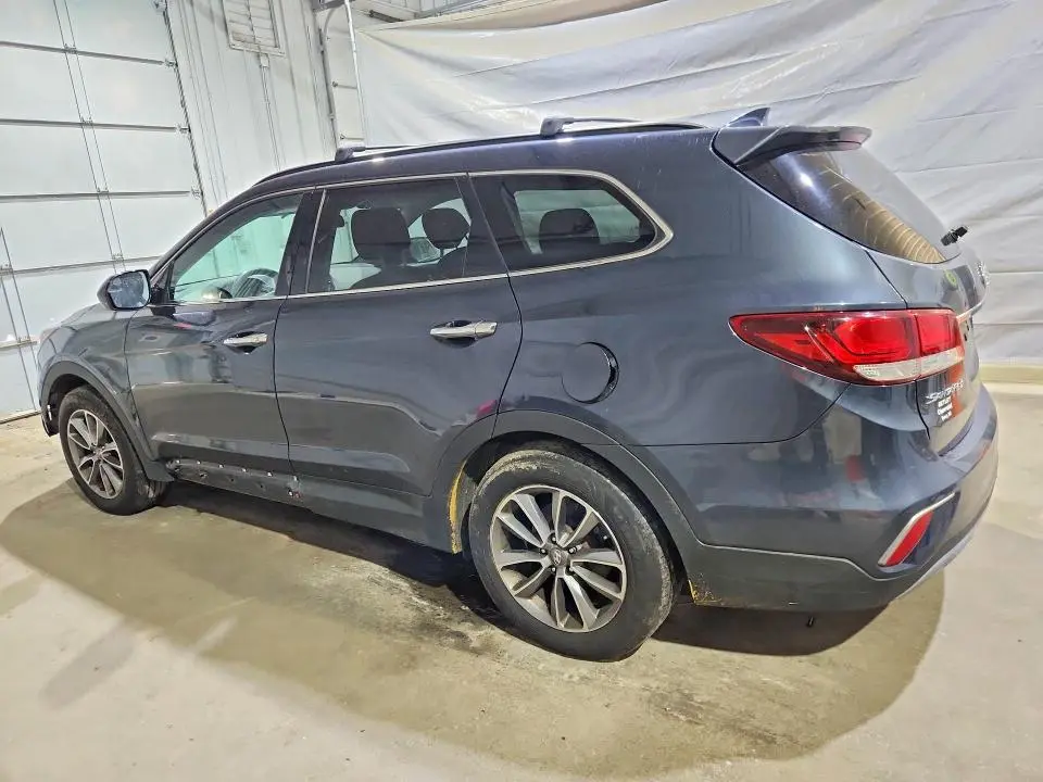 2017 HYUNDAI SANTA FE SE  