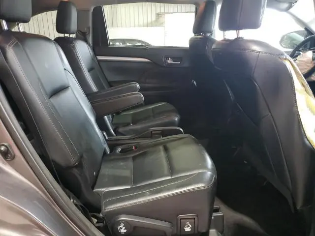 2016 TOYOTA HIGHLANDER XLE  