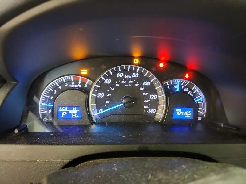 2014 TOYOTA CAMRY SE  