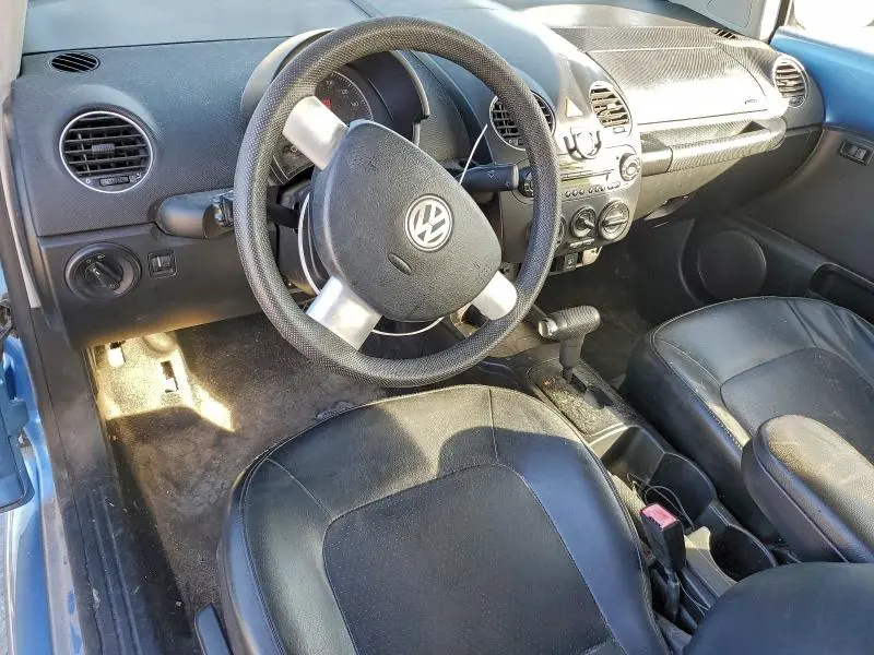 2010 VOLKSWAGEN NEW BEETLE   
