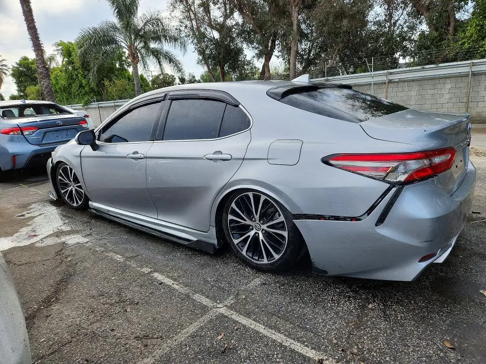 2019 TOYOTA CAMRY SE  