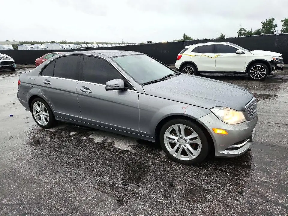 2013 MERCEDES-BENZ C 250  