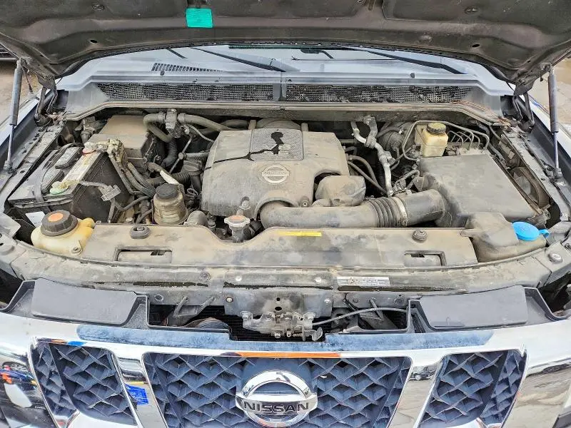 2015 NISSAN TITAN SV  
